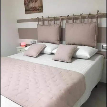 Lady Hamilton Bed & Breakfast *