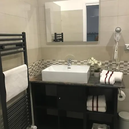 Lady Hamilton Bed & Breakfast 4*