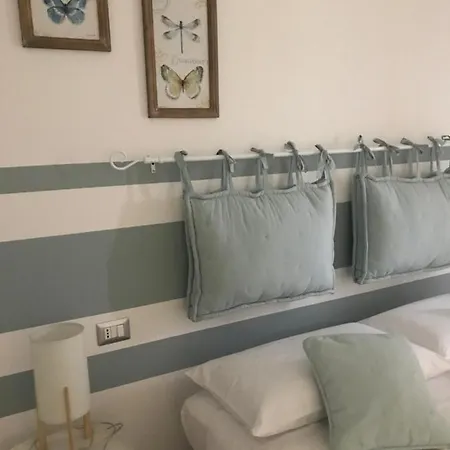 Lady Hamilton Bed & Breakfast *