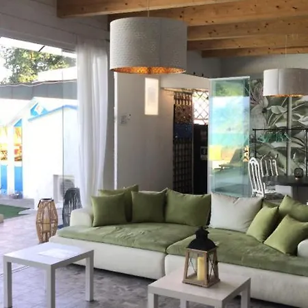 Lady Hamilton Bed & Breakfast 4*