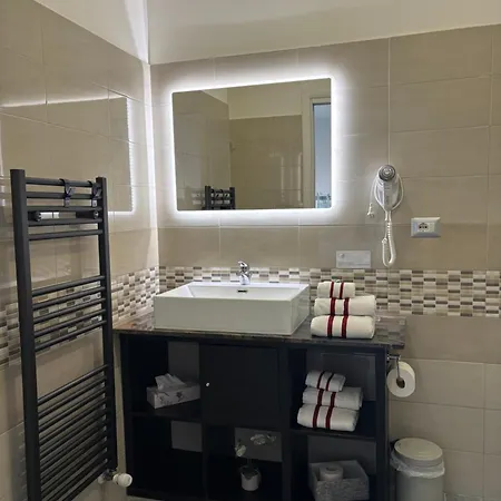 Bed & Breakfast Lady Hamilton 4*