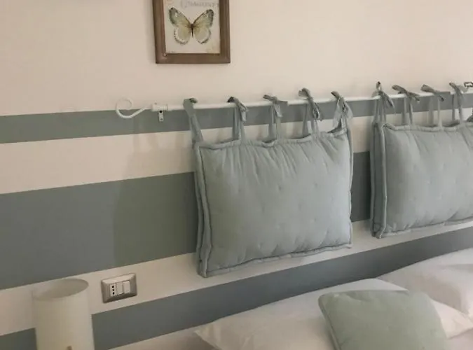 Lady Hamilton Bed and Breakfast 4*