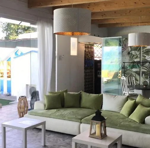 Lady Hamilton Bed & Breakfast 4*